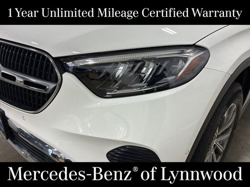 Used 2025 Mercedes-Benz GLC 300 4MATIC image 13