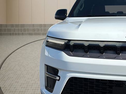 New 2026 Jeep Grand Wagoneer Summit image 10