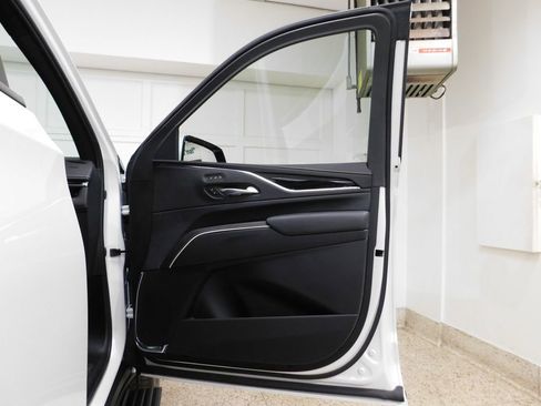 Used 2024 Cadillac Escalade ESV Sport w/ LPO, ONYX Package image 94