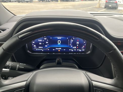 Used 2023 Chevrolet Tahoe Premier w/ Advanced Technology Package image 30