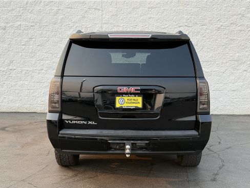Used 2016 GMC Yukon XL SLT w/ Open Road Package AWD/4WD image 8