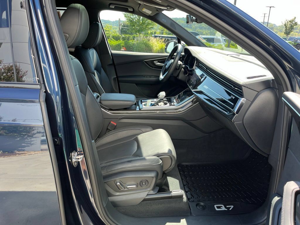 Used 2025 Audi Q7 3.0T Prestige AWD/4WD image 28