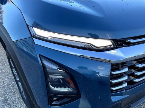 Used 2025 Chevrolet Equinox LT w/ Convenience Package II image 33