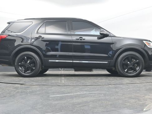 Used 2018 Ford Explorer XLT w/ Equipment Group 201A image 28