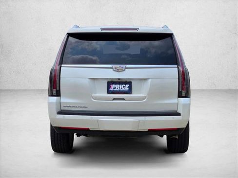 Used 2015 Cadillac Escalade Luxury RWD image 6