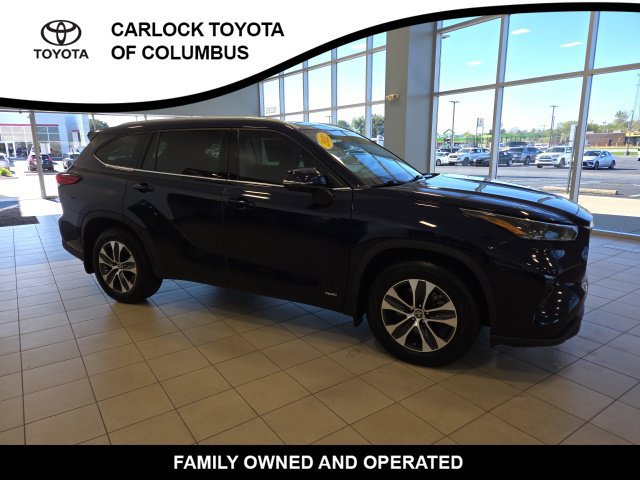 Used 2022 Toyota Highlander XLE AWD/4WD image 7