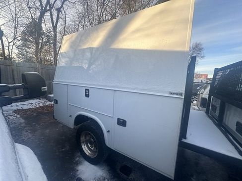 Used 2022 Ford F550 4x4 Regular Cab Super Duty image 8