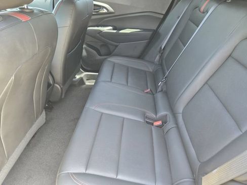 Certified 2025 Chevrolet Trax RS w/ Sunroof Package FWD image 20