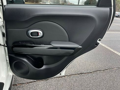 Used 2016 Kia Soul + w/ Soulful Package image 32