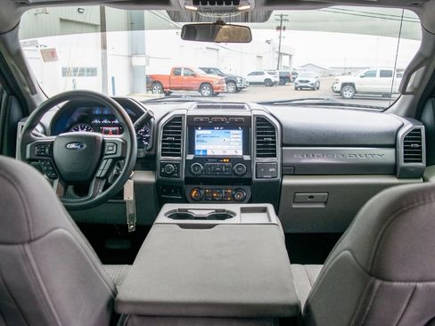 Used 2019 Ford F250 XLT w/ XLT Premium Package image 33