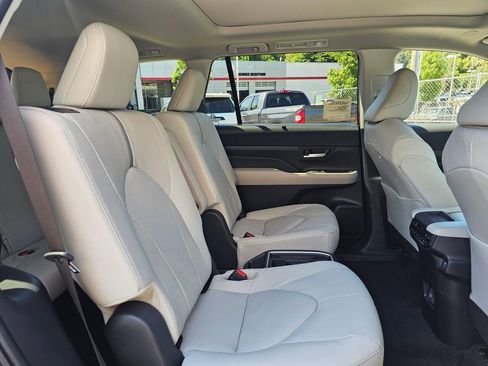 New 2026 Toyota Grand Highlander AWD image 12