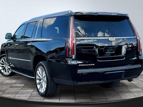 Used 2019 Cadillac Escalade ESV Luxury image 13