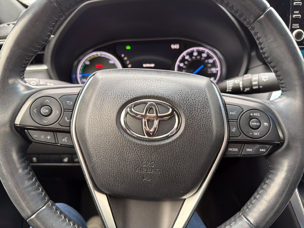 Used 2021 Toyota Venza XLE w/ Softex Package AWD/4WD image 12