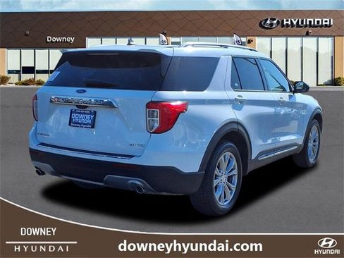 Used 2023 Ford Explorer Limited image 4
