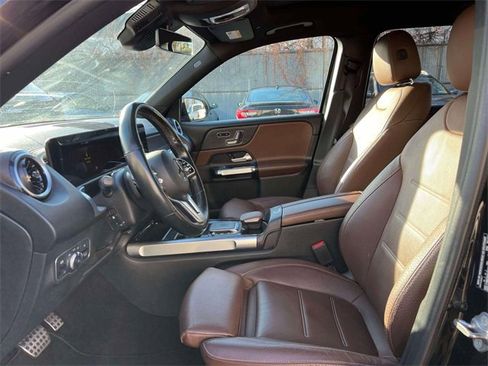 Used 2022 Mercedes-Benz GLB 250 GLB 250 w/ AMG Line image 16