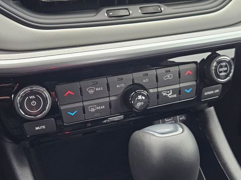 New 2026 Jeep Compass Limited image 23