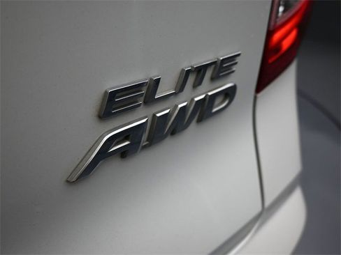 Used 2020 Honda Pilot Elite image 23