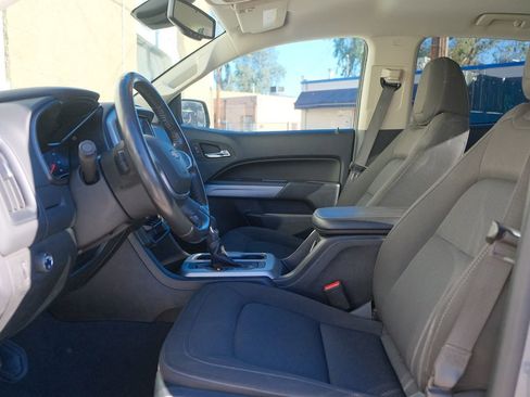 Used 2022 Chevrolet Colorado LT w/ Safety Package image 12