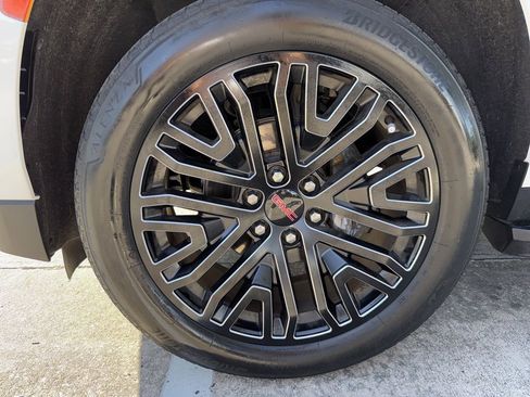 Used 2021 Chevrolet Suburban LT image 39