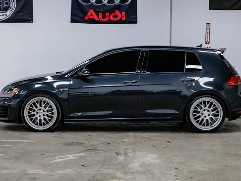 Used 2017 Volkswagen GTI SE image 12