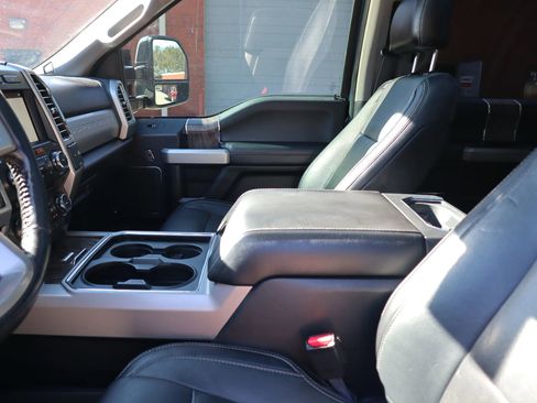 Used 2017 Ford F250 Lariat w/ Lariat Ultimate Package image 26