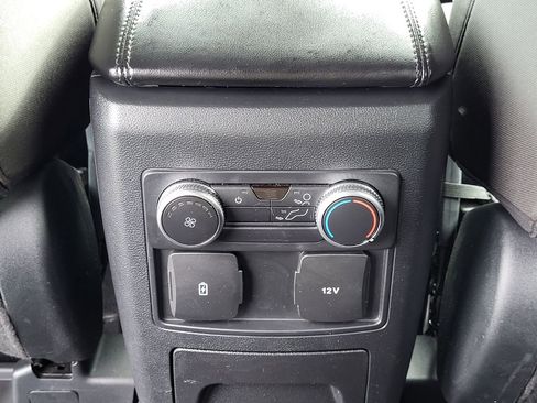 Certified 2022 Ford Explorer XLT image 17