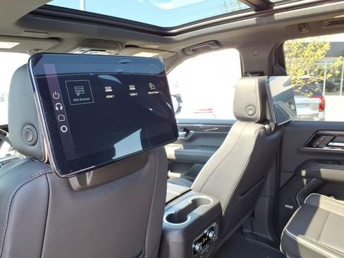 New 2026 GMC Yukon Elevation w/ Elevation Premium Package AWD/4WD image 13