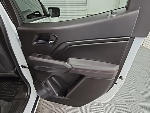 Used 2024 Chevrolet Colorado Z71 image 34