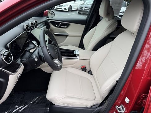 Used 2025 Mercedes-Benz GLC 300 image 16