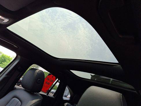 New 2025 Mercedes-Benz GLA 250 4MATIC image 14