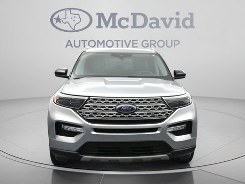 Used 2023 Ford Explorer Limited AWD/4WD image 2