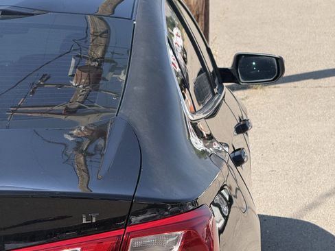 Used 2017 Chevrolet Malibu LT FWD image 21