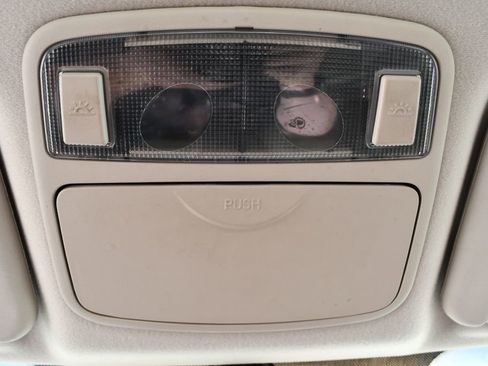 Used 2004 Hyundai Elantra GLS image 32