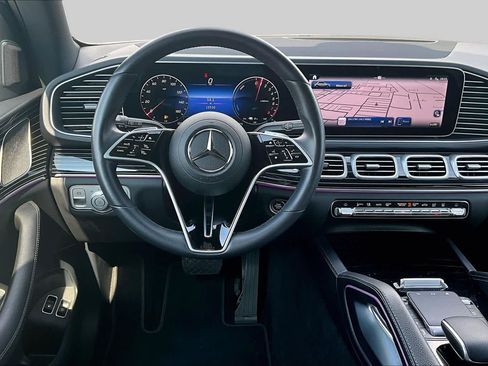 Used 2025 Mercedes-Benz GLE 450e 4MATIC image 6