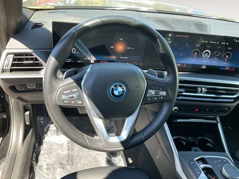Used 2023 BMW 330e image 17