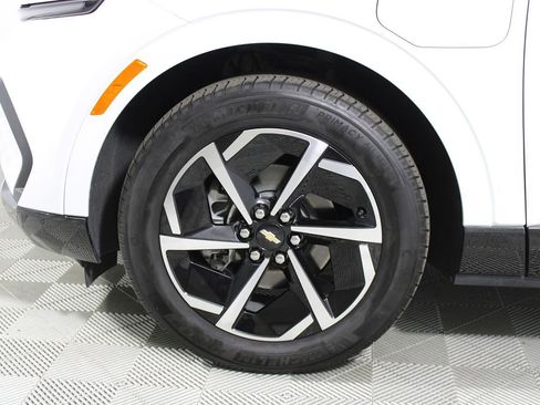 Used 2025 Chevrolet Equinox EV LT w/ Convenience Package image 32