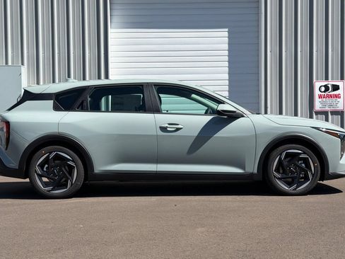 New 2026 Kia K4 EX FWD image 3