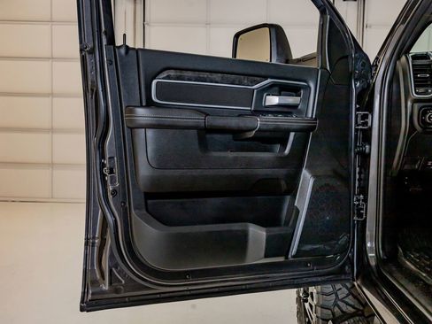 Used 2024 RAM 3500 Lone Star w/ Night Edition image 38