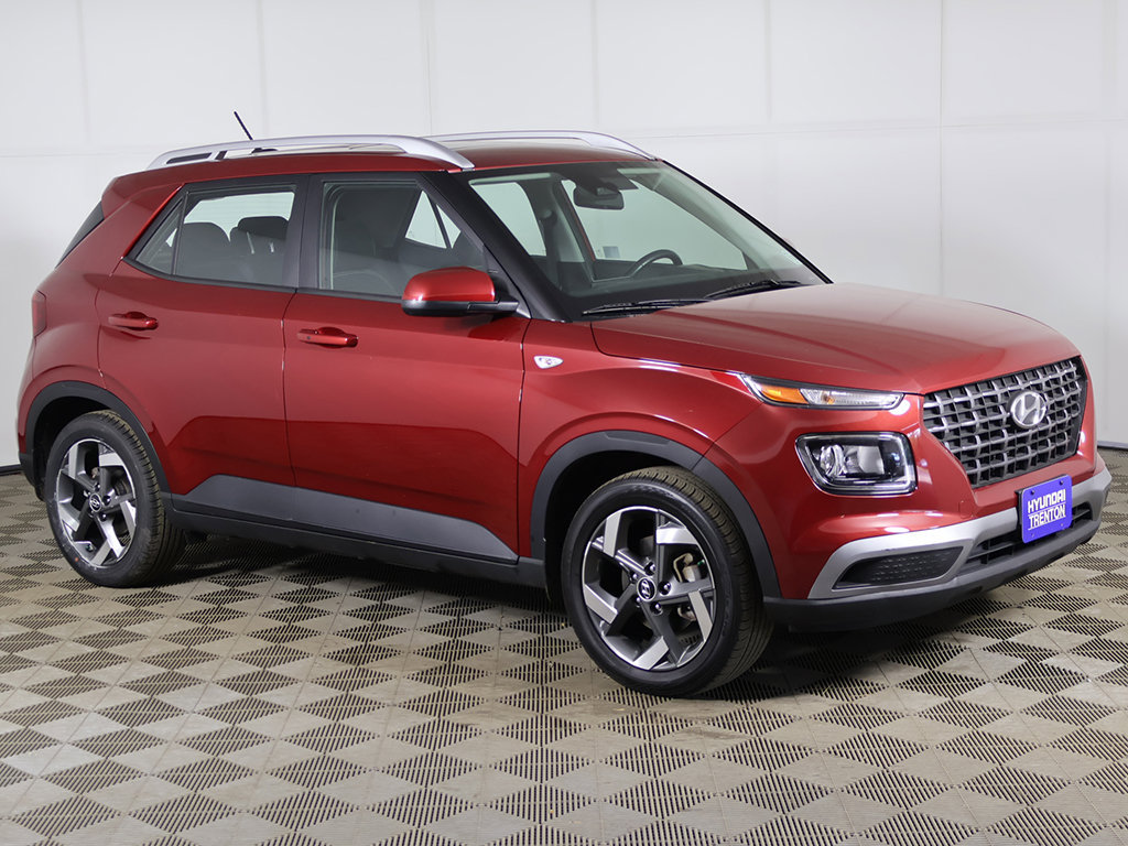 Certified 2024 Hyundai Venue SEL FWD image 2