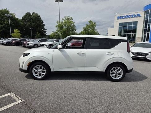 Used 2025 Kia Soul LX w/ LX Technology Package FWD image 5