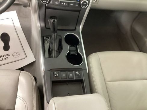 Used 2015 Toyota Camry XLE w/ Moonroof Package FWD image 16
