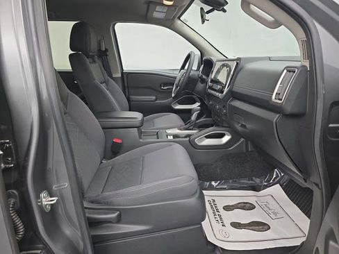 Used 2025 Nissan Frontier SV image 39