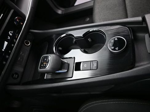 Used 2024 Nissan Rogue SV AWD/4WD image 25