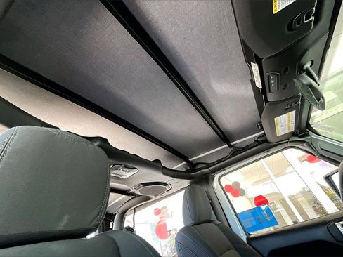 Used 2022 Jeep Wrangler Sport image 27