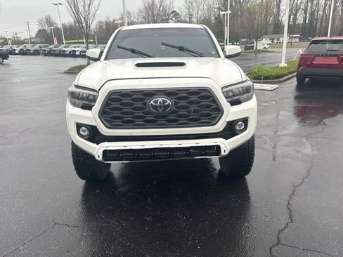 Used 2021 Toyota Tacoma TRD Sport w/ Technology Package image 5