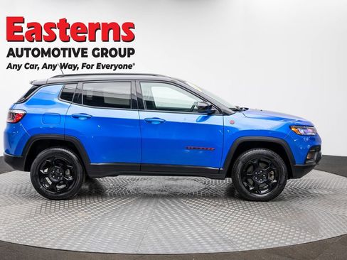 Used 2023 Jeep Compass Trailhawk AWD/4WD image 4