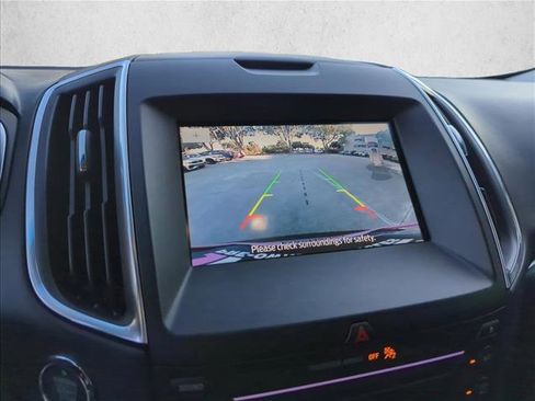 Used 2019 Ford Edge Titanium image 8