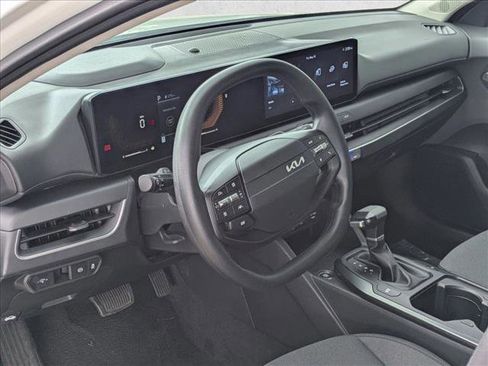 Used 2025 Kia K4 FWD image 11