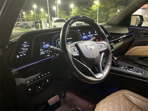 Used 2022 Cadillac Escalade Premium Luxury w/ Performance Package image 16