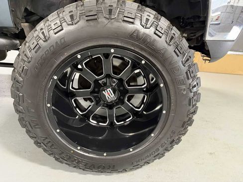Used 2014 GMC Sierra 2500 SLT w/ SLT Convenience Package AWD/4WD image 2